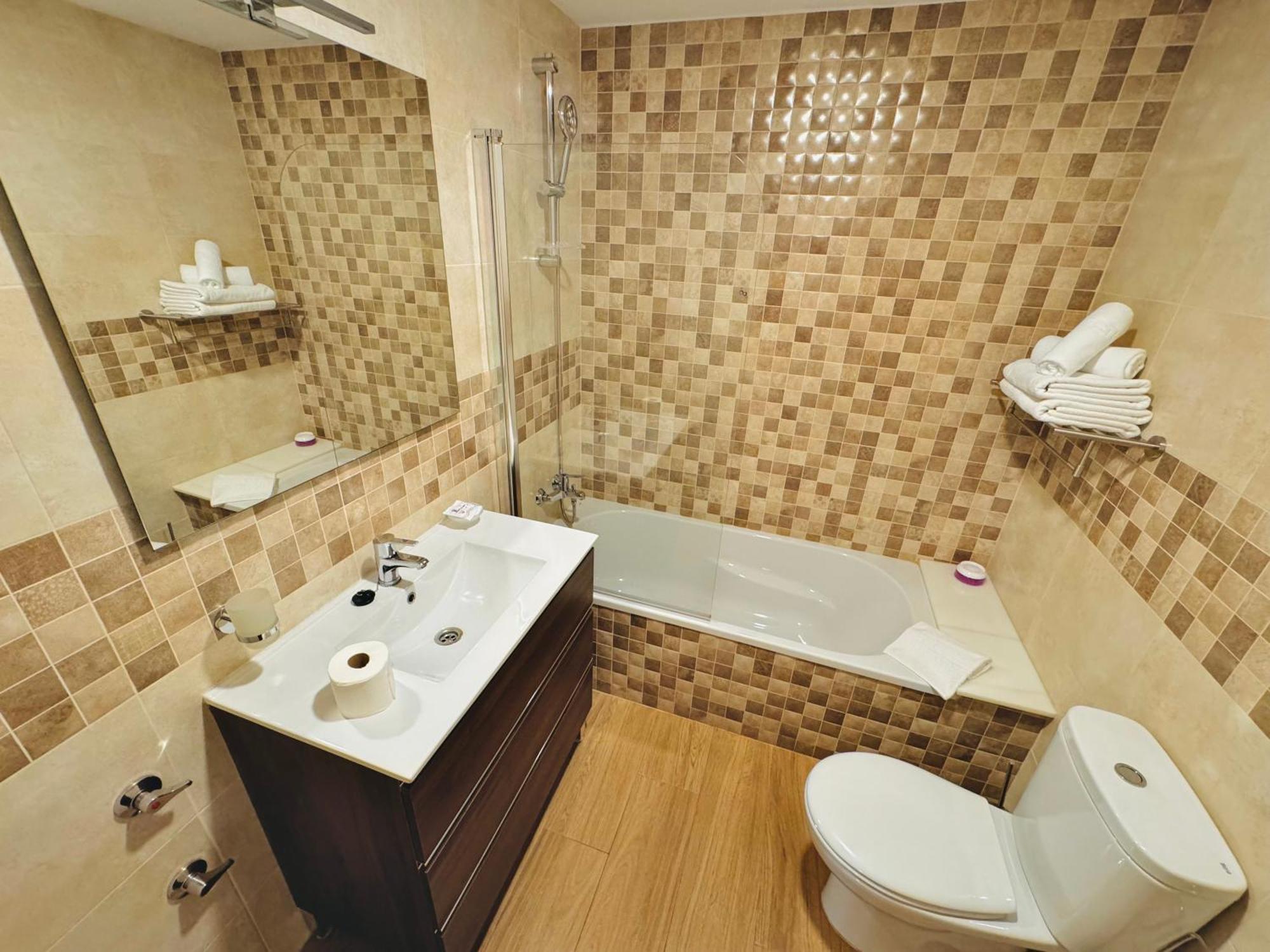 Pueblo Evita Premium Suites Benalmádena Dış mekan fotoğraf